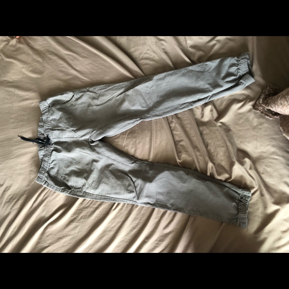 Bullhead pants size medium